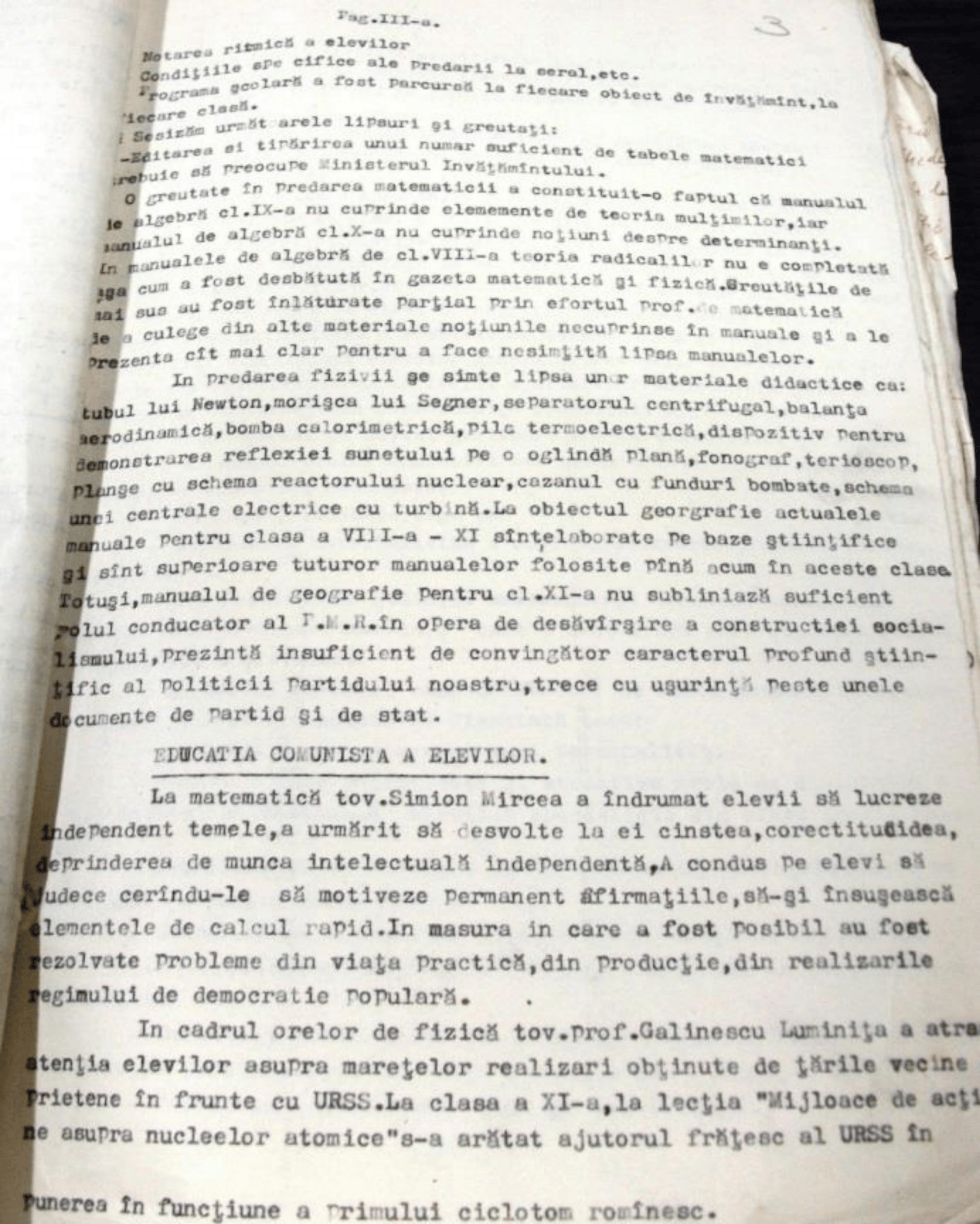 Facsimil al unei pagini dactilografiate din raportul școlar de la Roznov.